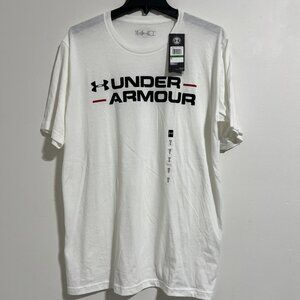 Under Armour Loose Coupe Lache Lightweight Shirt Mens LARGE Spell Out Logo